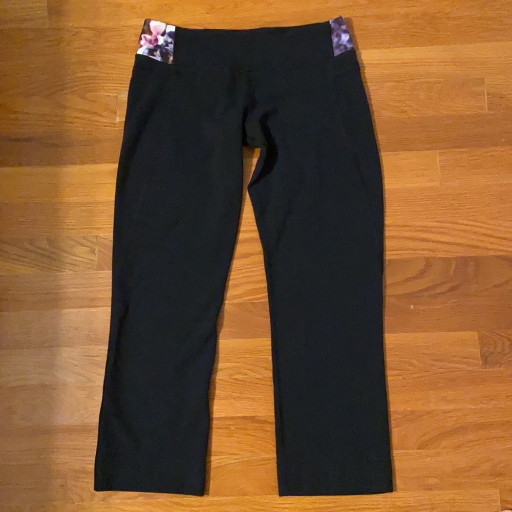 Lululemon Yoga Cropped Pants - Picture 1 of 12